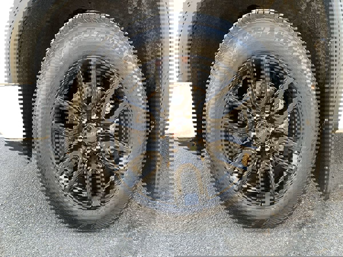 Used 2020 GMC Sierra 1500 Elevation image 11