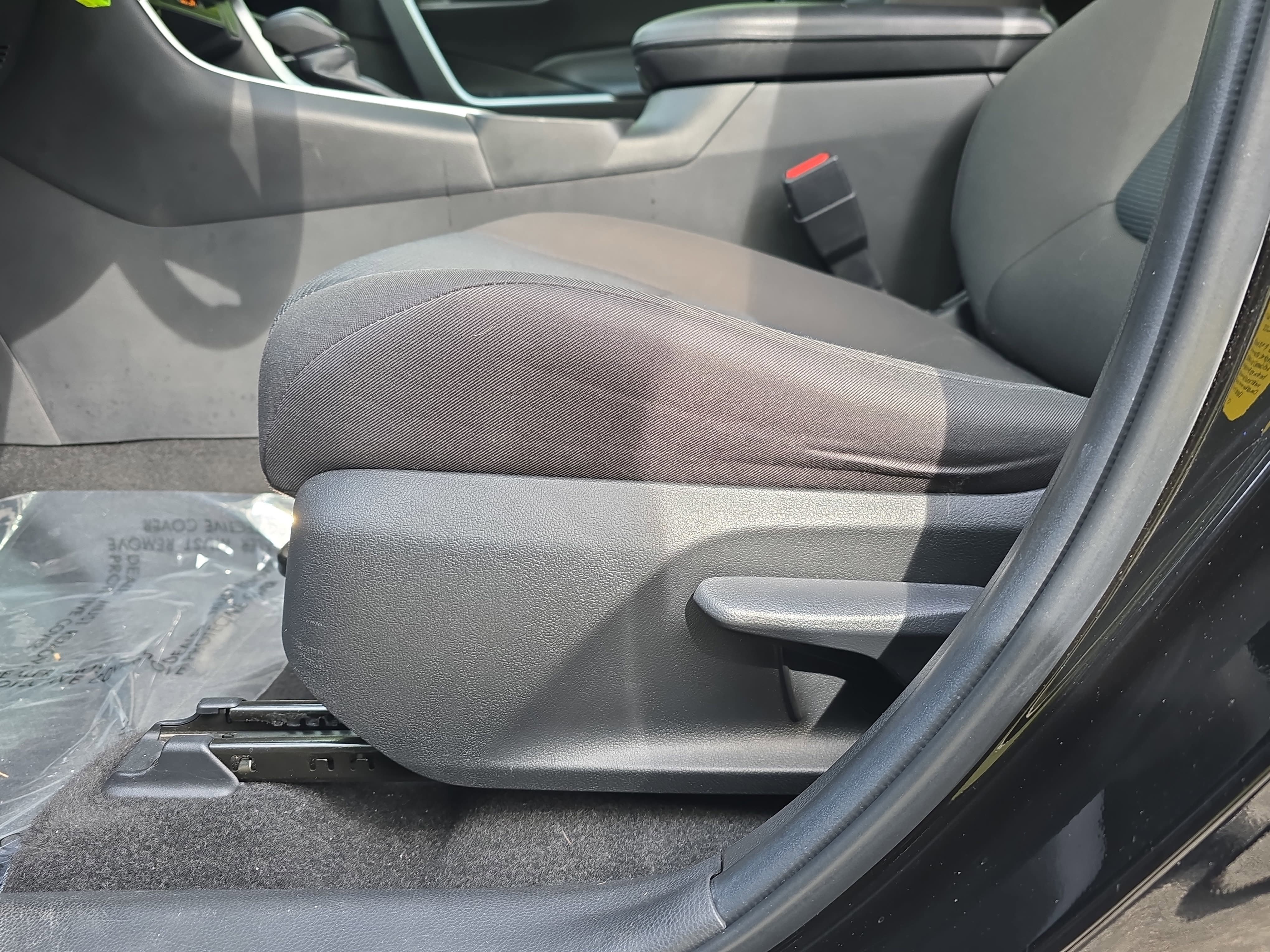 Used 2023 Toyota RAV4 LE image 27