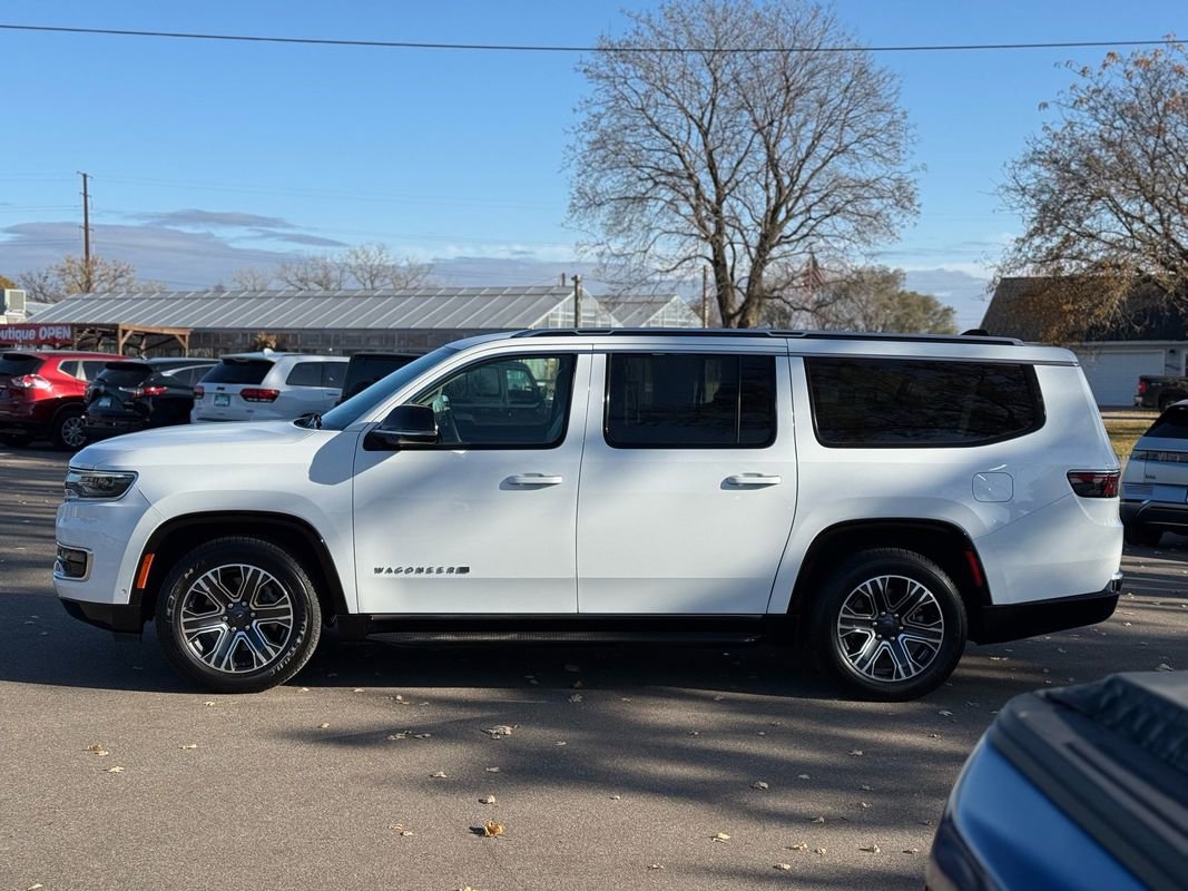 Used 2024 Jeep Wagoneer L Series II w/ Flexible Seating Group image 6