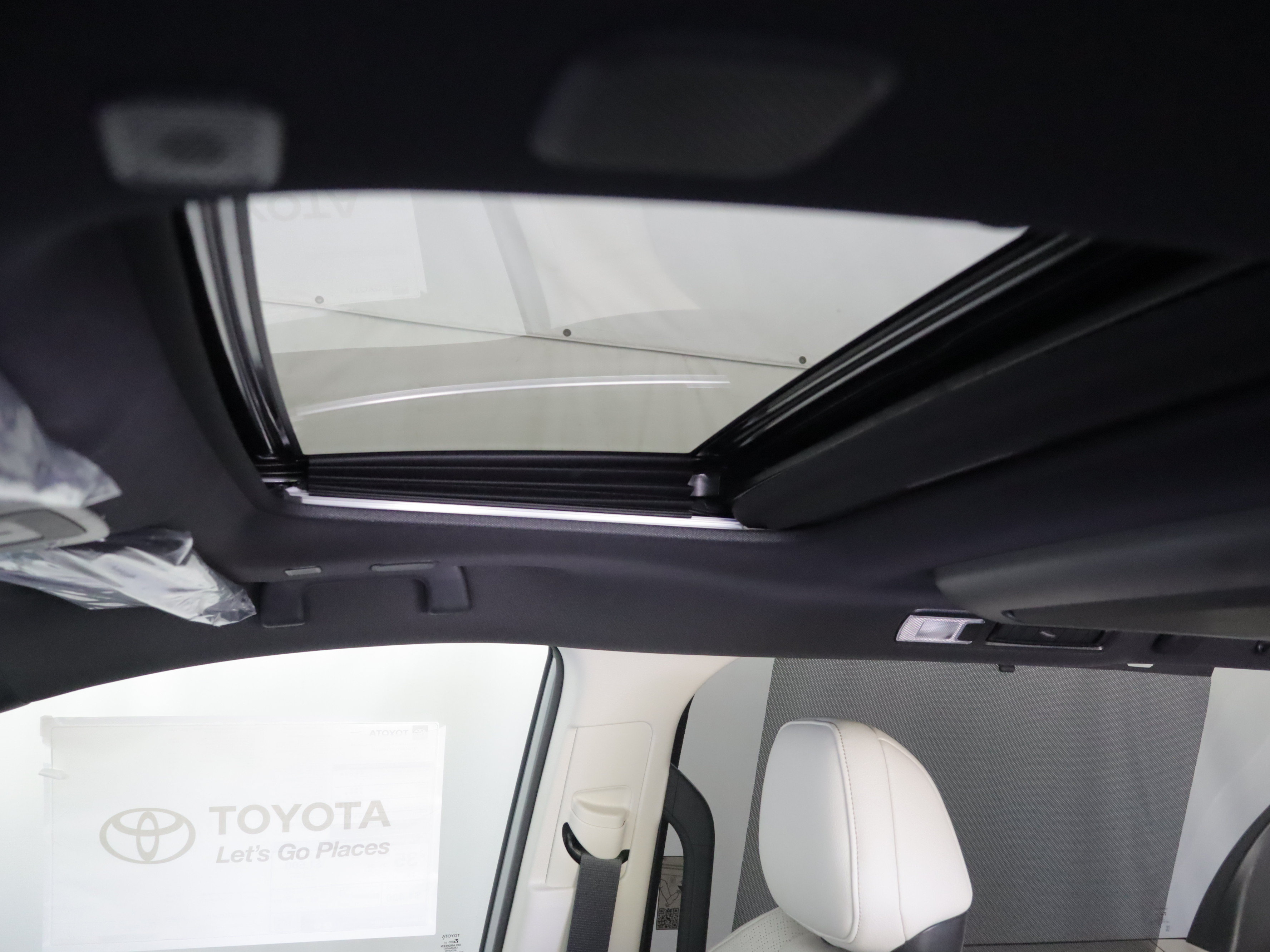 New 2026 Toyota Sienna Platinum AWD/4WD image 3