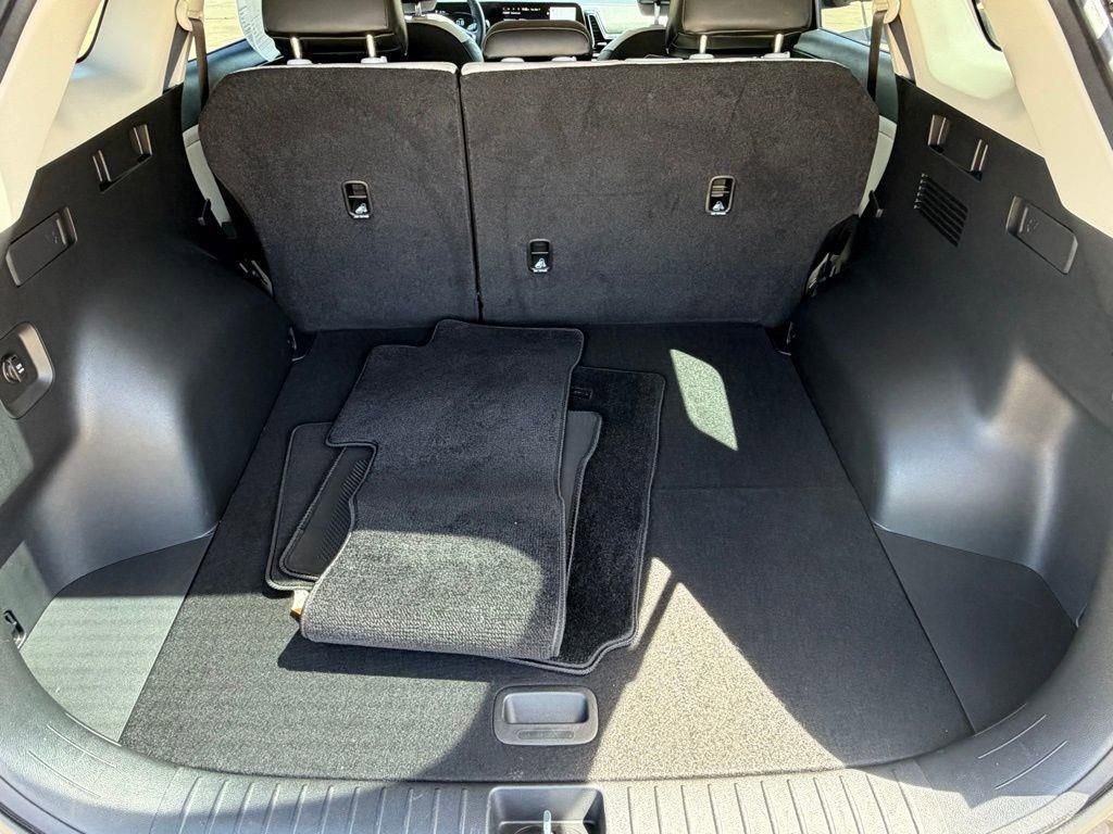 Used 2024 Kia Sportage EX image 16