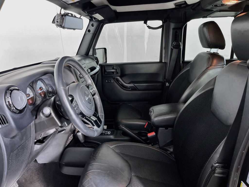 Used 2017 Jeep Wrangler Unlimited Sahara AWD/4WD image 28
