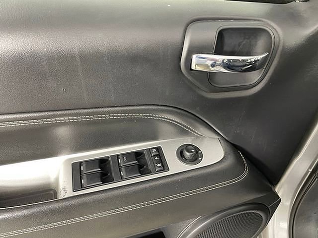 Used 2017 Jeep Compass High Altitude image 15