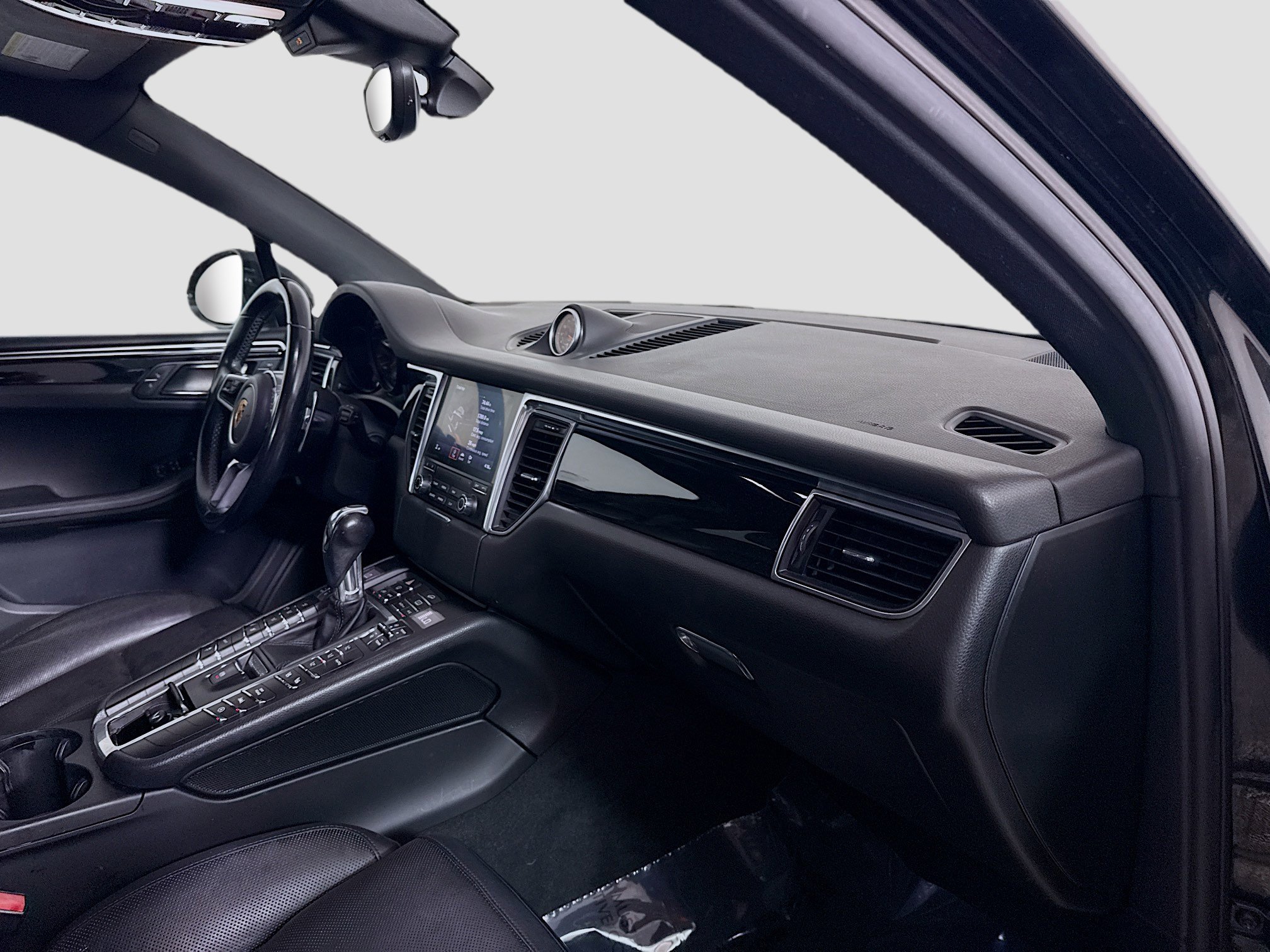 Used 2018 Porsche Macan S image 29