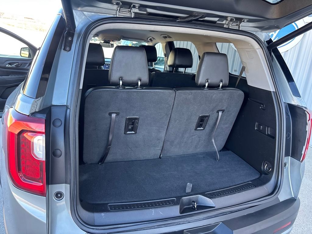Used 2023 GMC Acadia SLT image 31