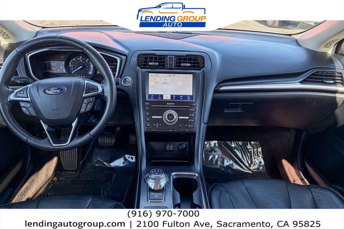 Used 2019 Ford Fusion Titanium FWD image 11