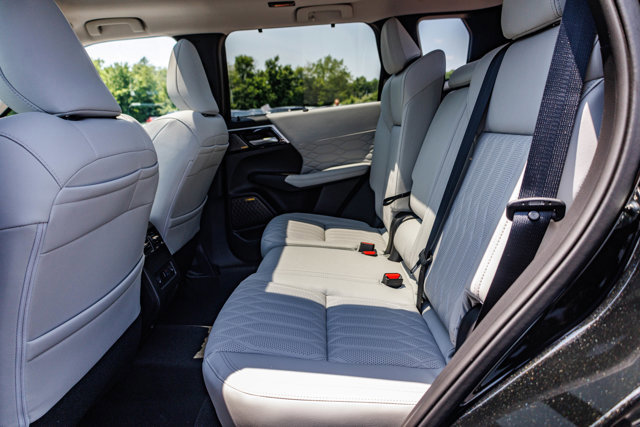 New 2025 Mitsubishi Outlander AWD image 22