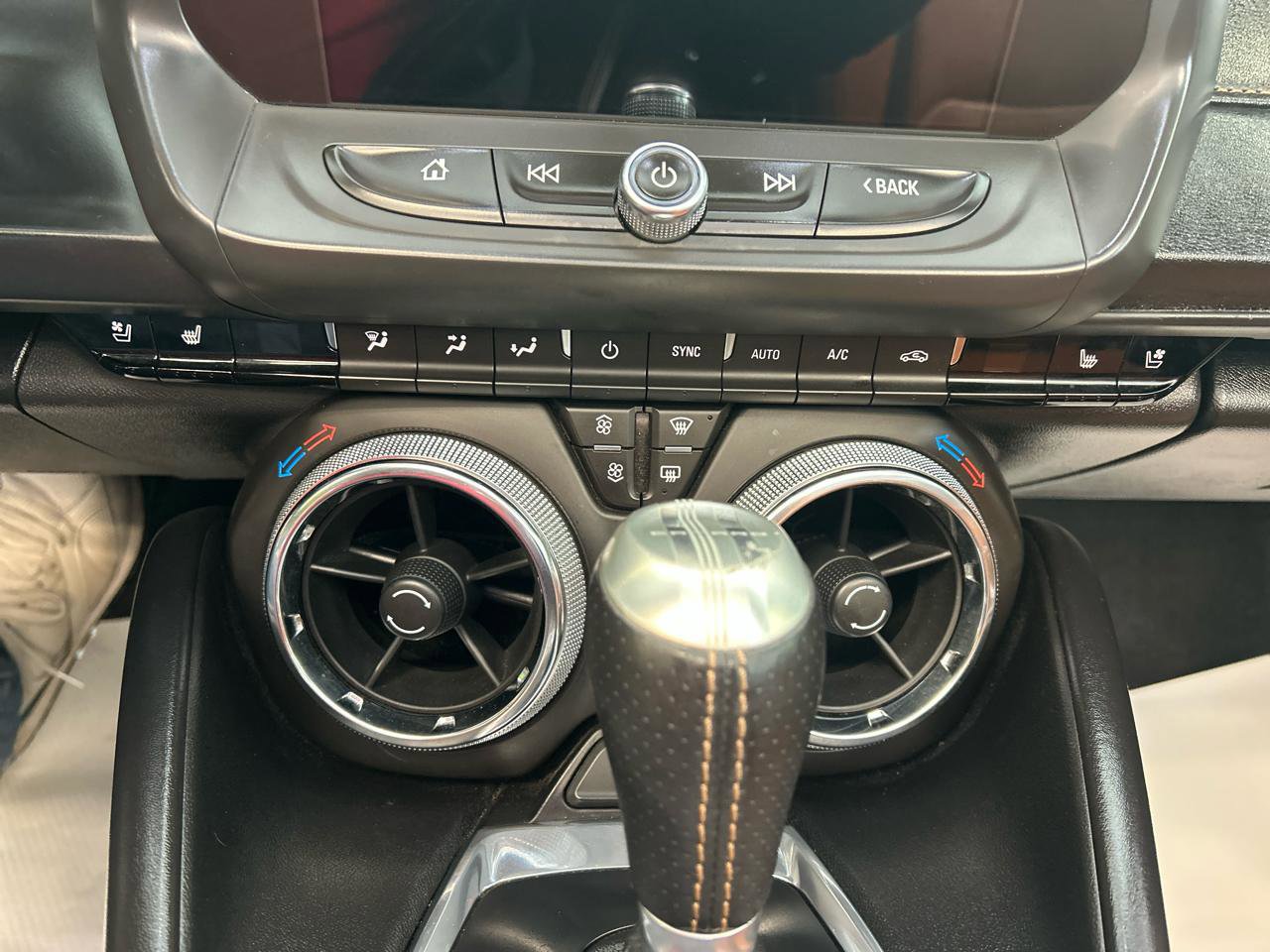 Used 2017 Chevrolet Camaro LT RWD image 25