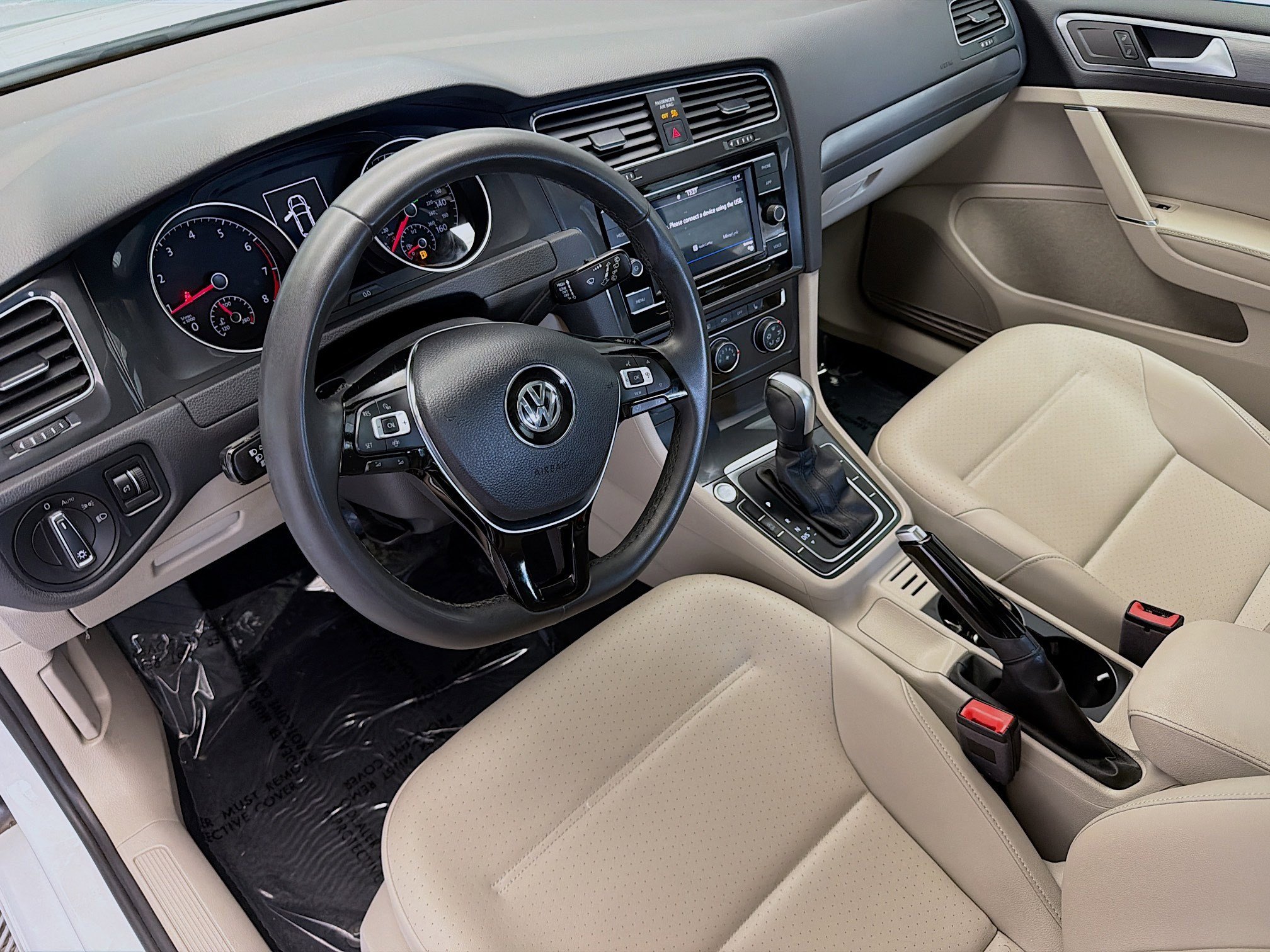 Used 2020 Volkswagen Golf 4-Door image 7