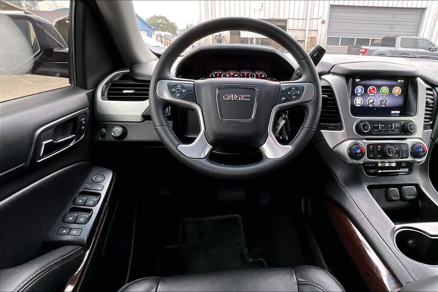 Used 2015 GMC Yukon SLE w/ Convenience Package RWD image 6