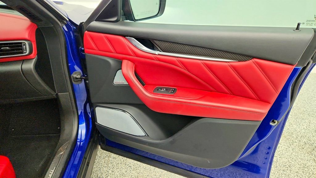 Used 2022 Maserati Levante Trofeo image 28