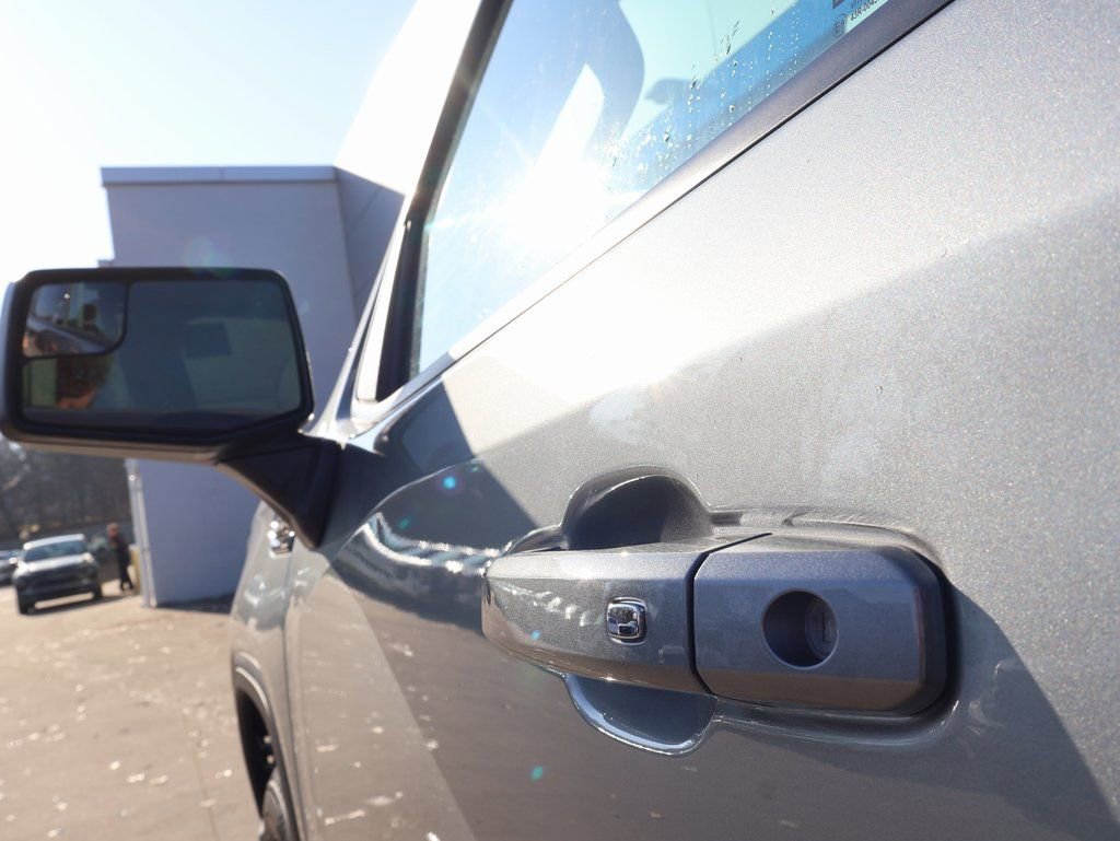 New 2026 GMC Sierra 1500 Elevation image 11