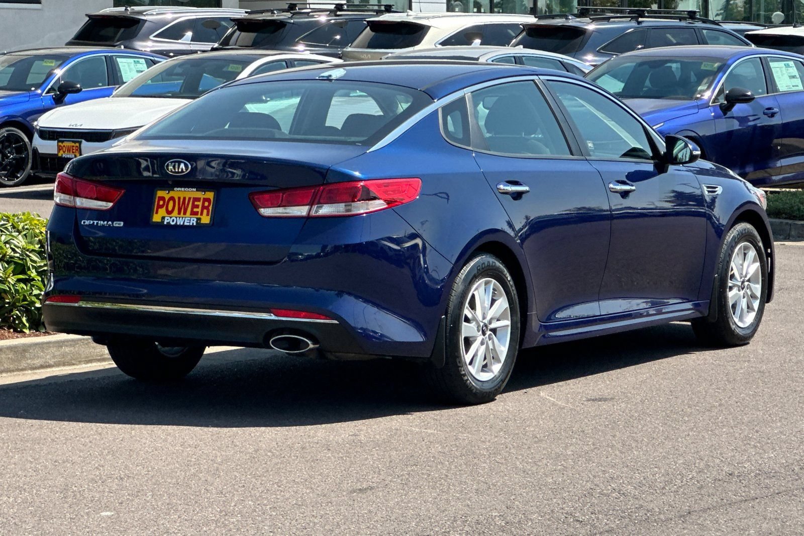 Used 2017 Kia Optima LX w/ Driver Convenience Package FWD image 4
