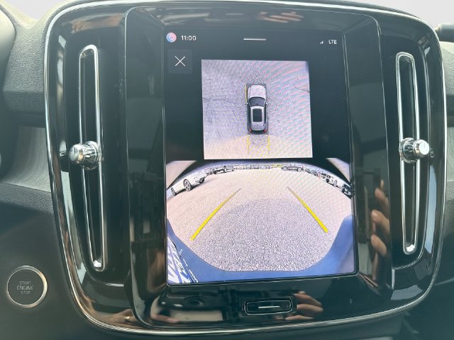 Certified 2025 Volvo XC40 B5 Ultra AWD/4WD image 28