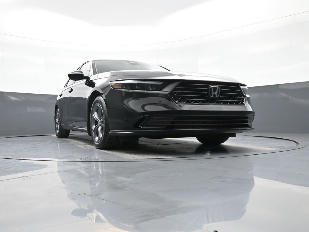 Certified 2023 Honda Accord EX image 25