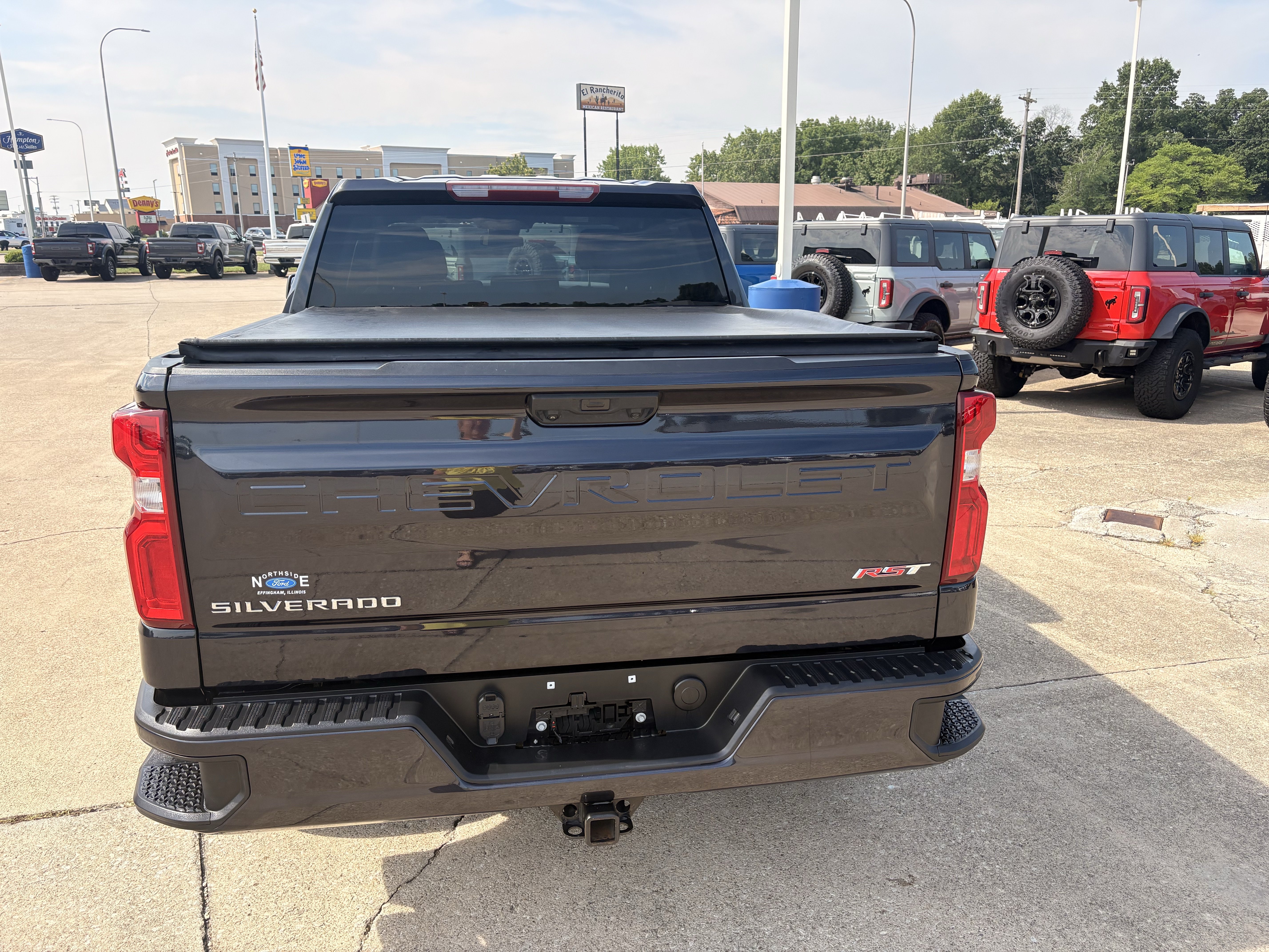 Used 2023 Chevrolet Silverado 1500 RST AWD/4WD image 4