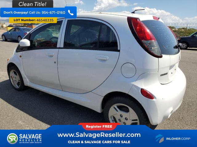 Used 2012 Mitsubishi i image 3