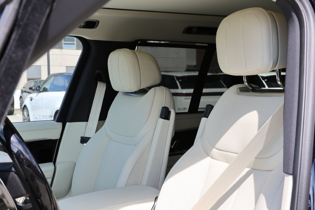 New 2026 Land Rover Range Rover SE AWD/4WD image 11
