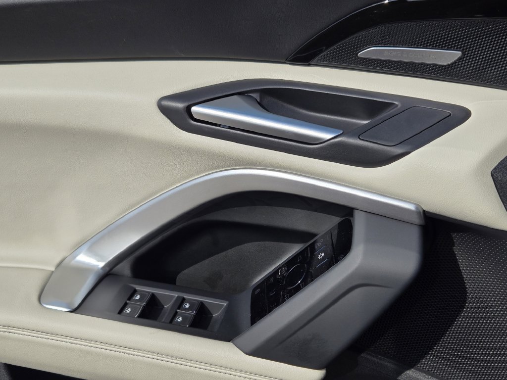 Certified 2025 Audi Q5 Prestige AWD/4WD image 27
