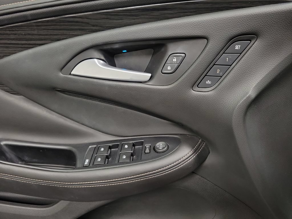 Used 2017 Buick Envision Essence w/ LPO, Cargo Package FWD image 25