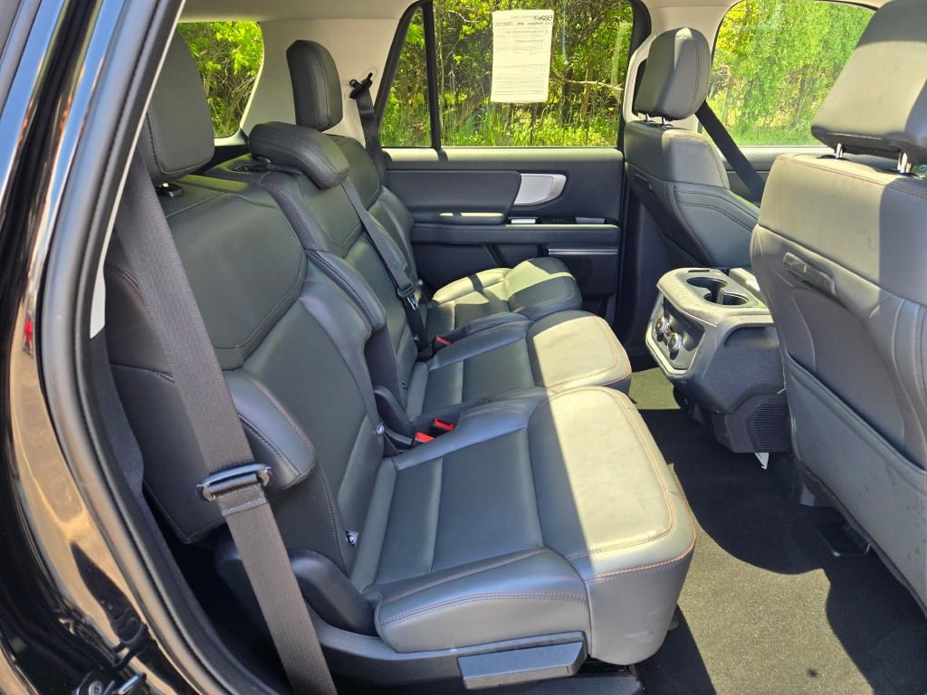 Used 2025 Ford Expedition Active AWD/4WD image 11