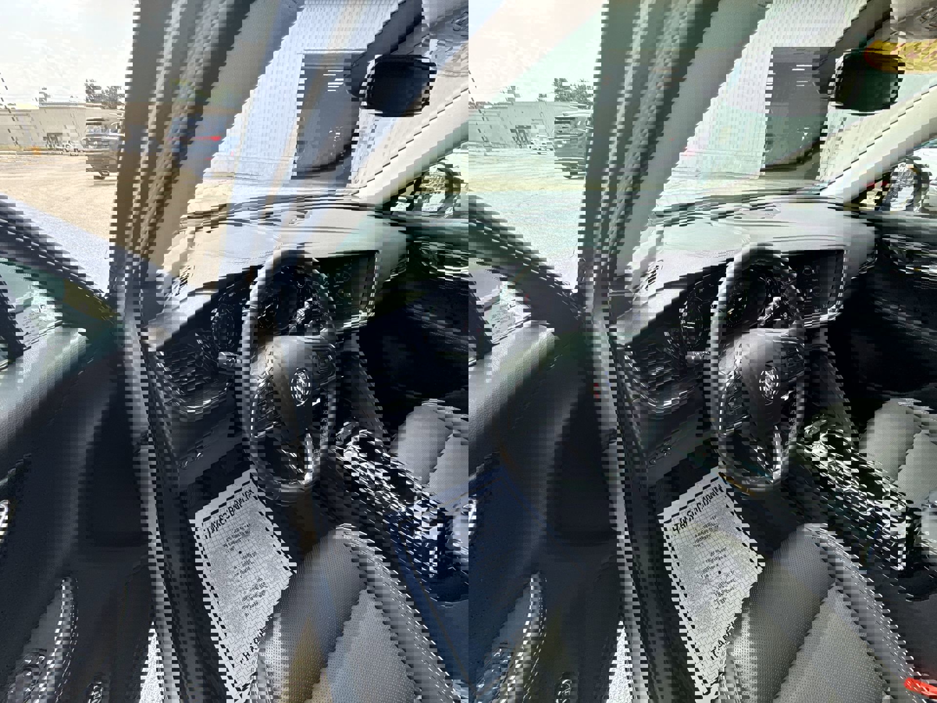 Used 2023 Buick Envision Essence image 10