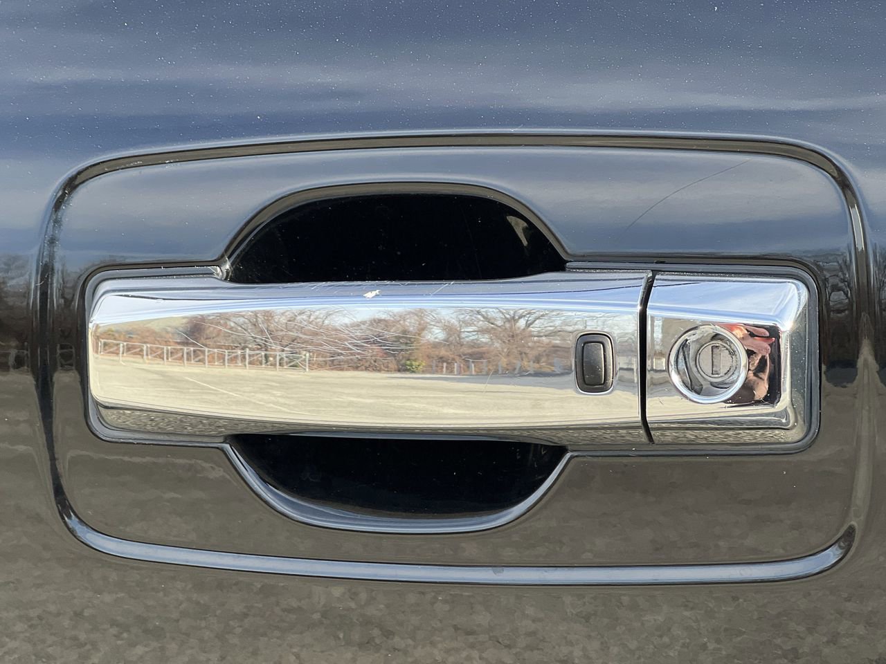 Used 2021 Nissan Titan SV w/ SV Convenience Package image 43