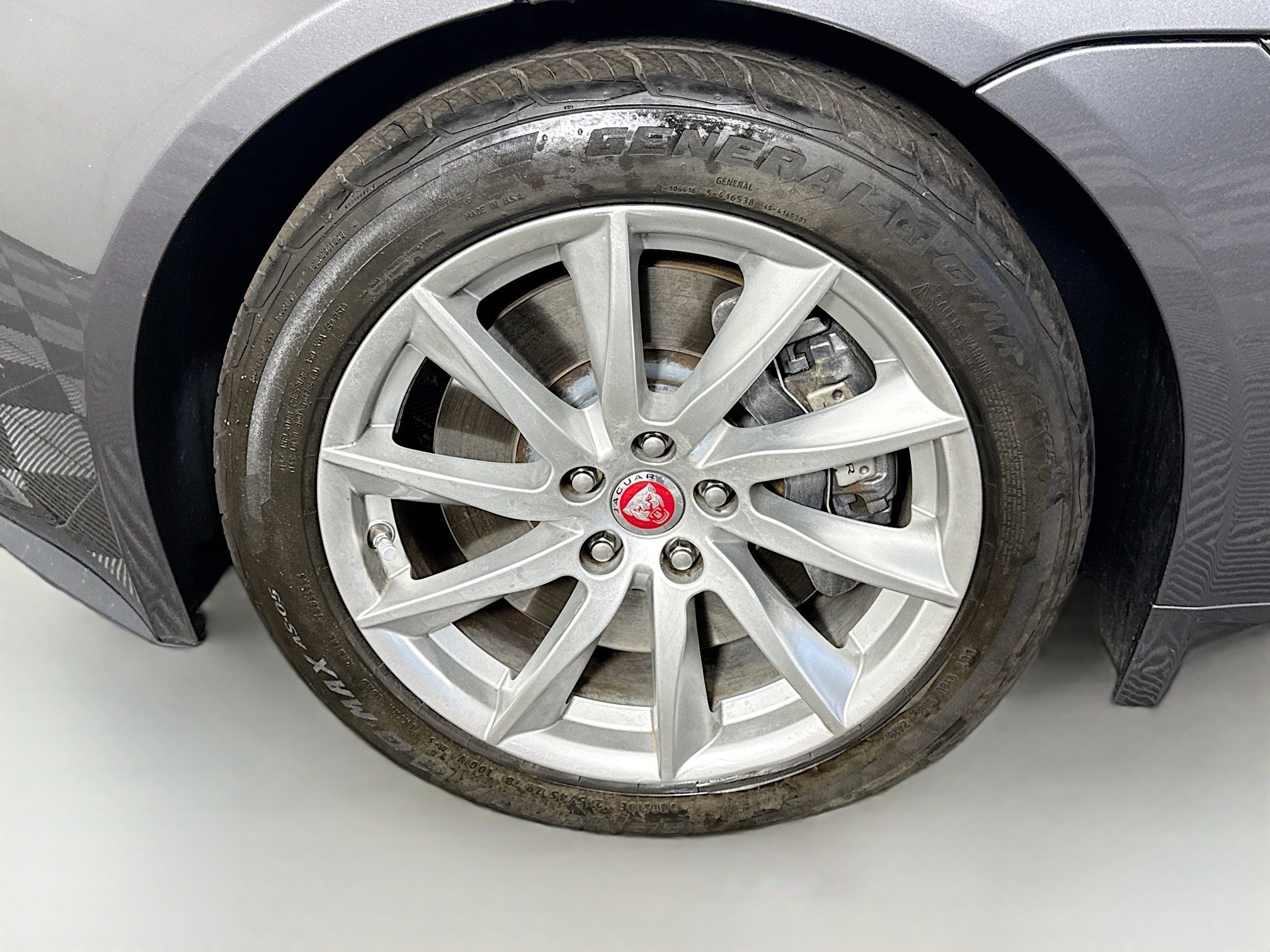 Used 2016 Jaguar F-TYPE Convertible image 34