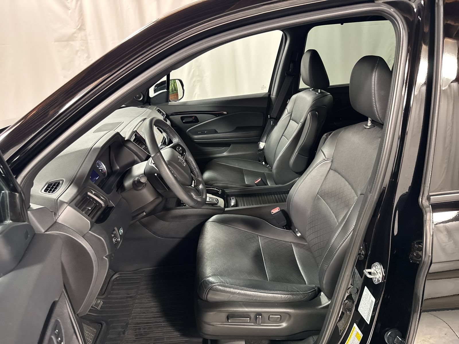 Certified 2023 Honda Passport Elite image 3