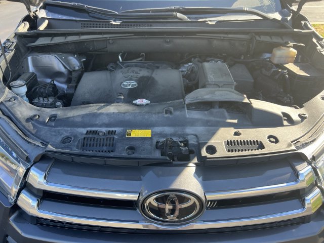 Used 2018 Toyota Highlander Limited AWD/4WD image 24