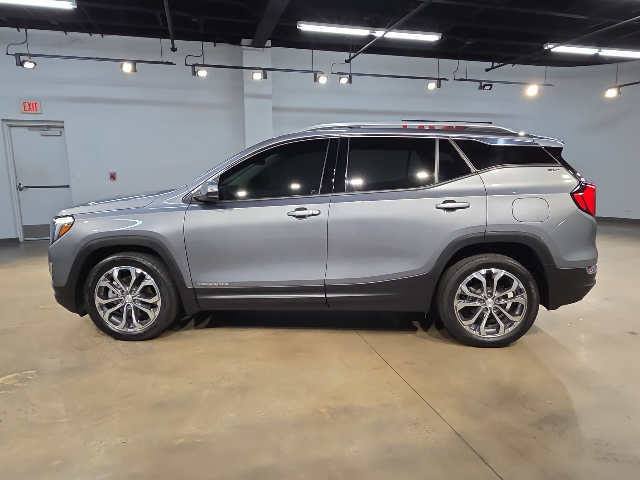 Used 2020 GMC Terrain SLT w/ Preferred Package FWD image 4