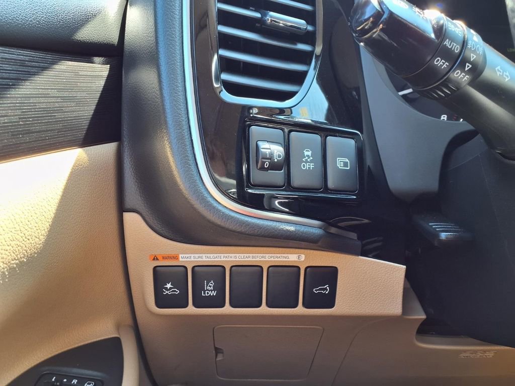 Used 2018 Mitsubishi Outlander GT image 18