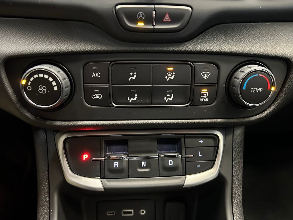 Used 2024 GMC Terrain SLE image 14