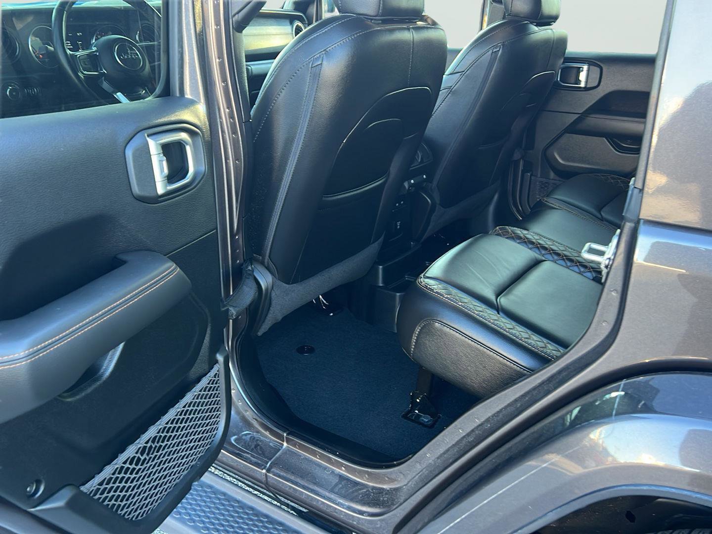 Used 2021 Jeep Wrangler Unlimited Sahara image 24