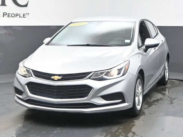 Used 2017 Chevrolet Cruze LT w/ Convenience Package FWD image 7