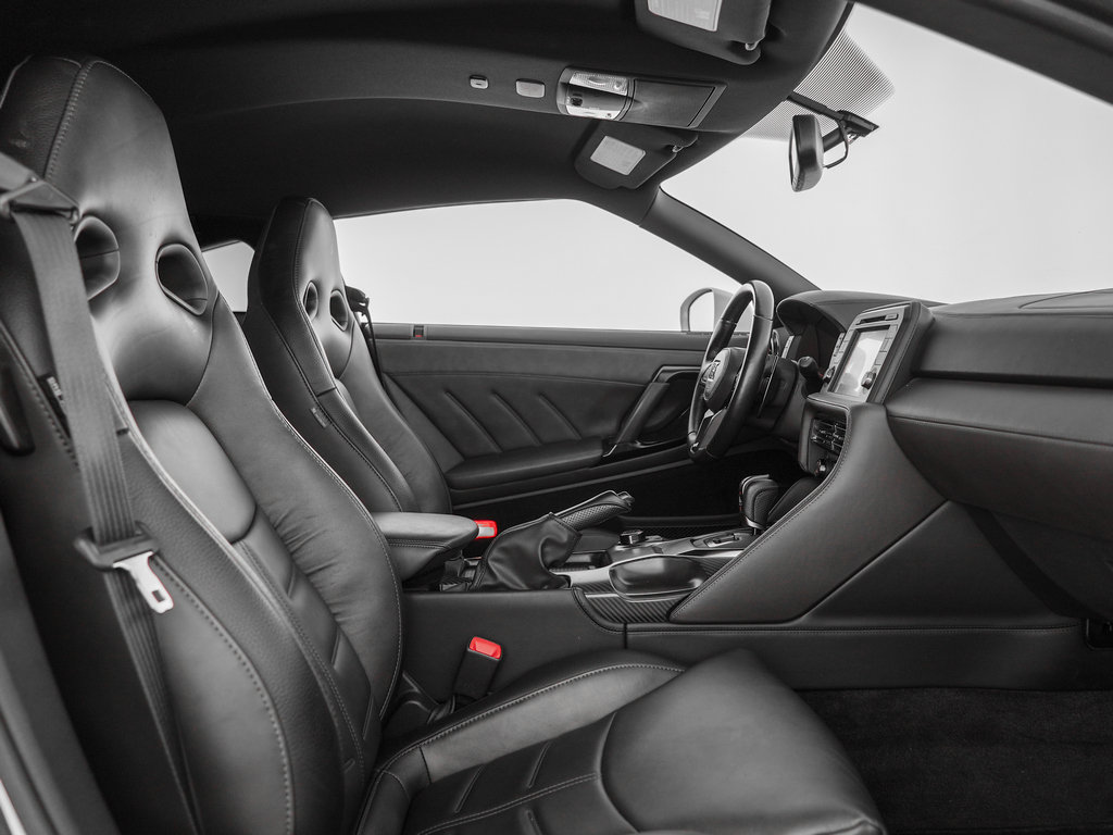 Used 2024 Nissan GT-R Premium w/ Premium Interior Package AWD/4WD image 28