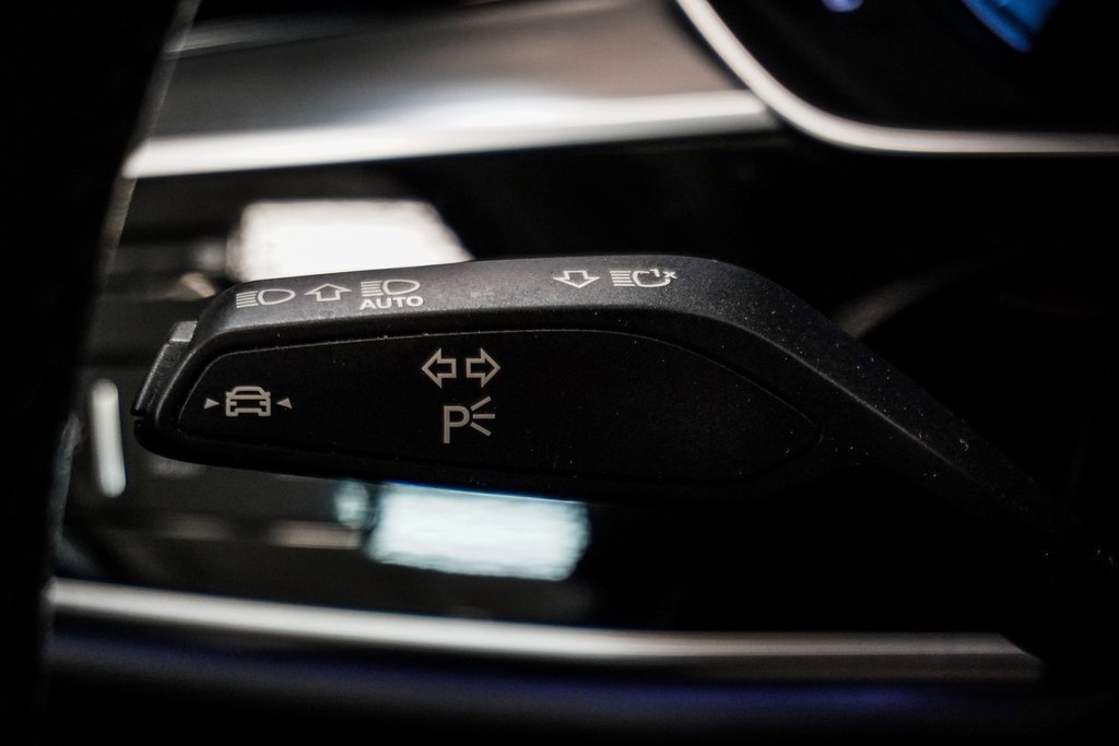 Used 2022 Audi A8 L 3.0T w/ Luxury Package image 36