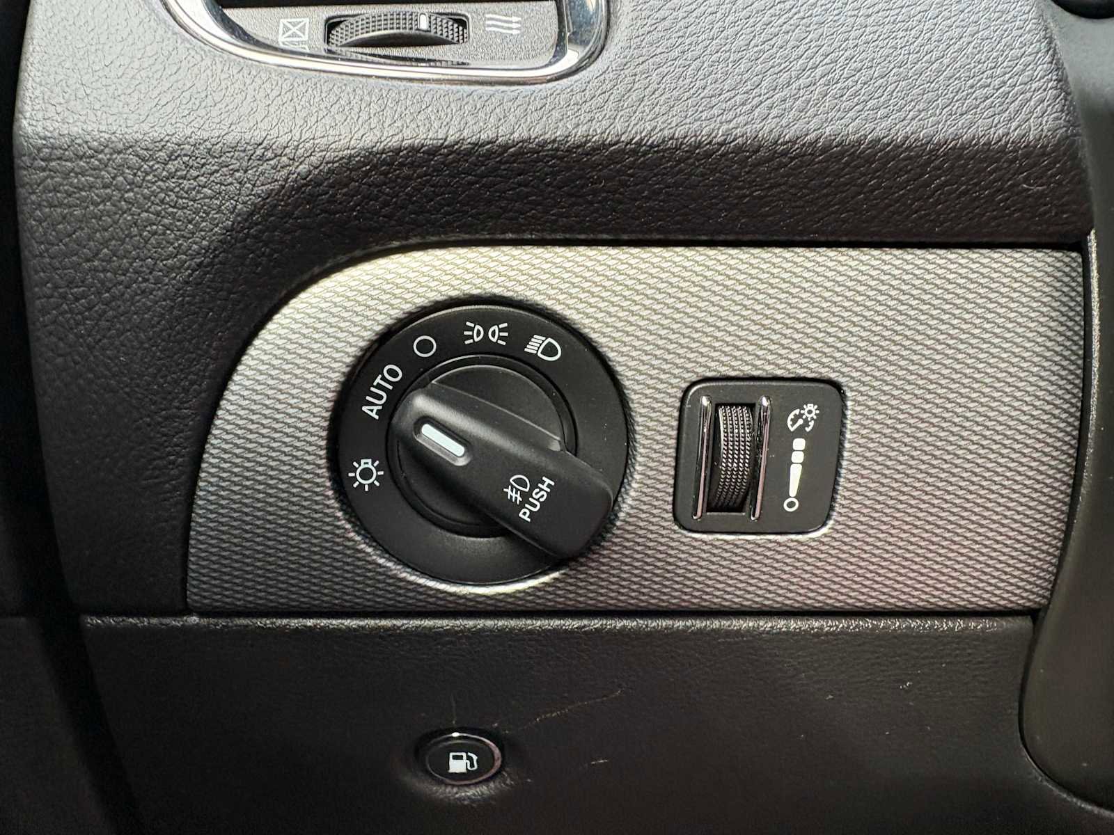 Used 2020 Dodge Durango GT image 31