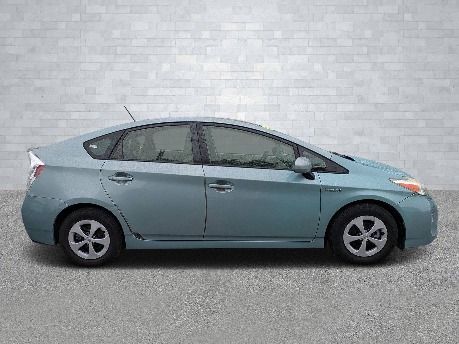 Used 2015 Toyota Prius Four image 4