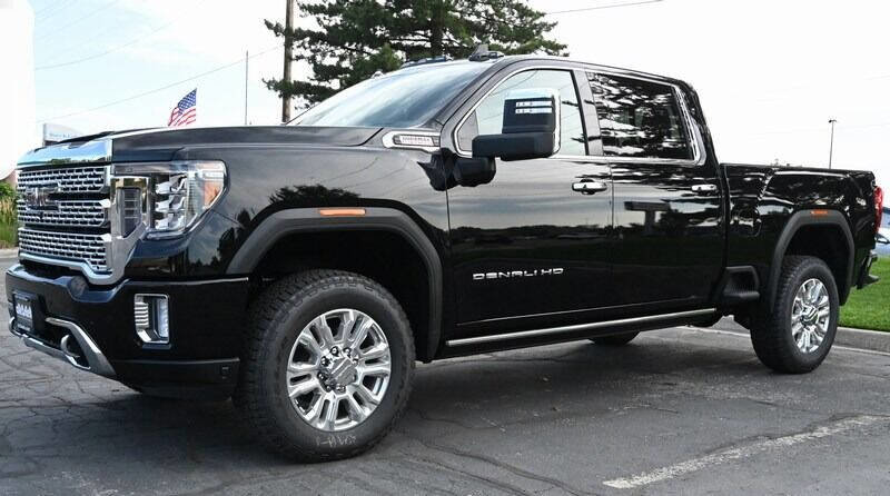 Used 2022 GMC Sierra 3500 Denali w/ Denali Ultimate Package AWD/4WD image 3
