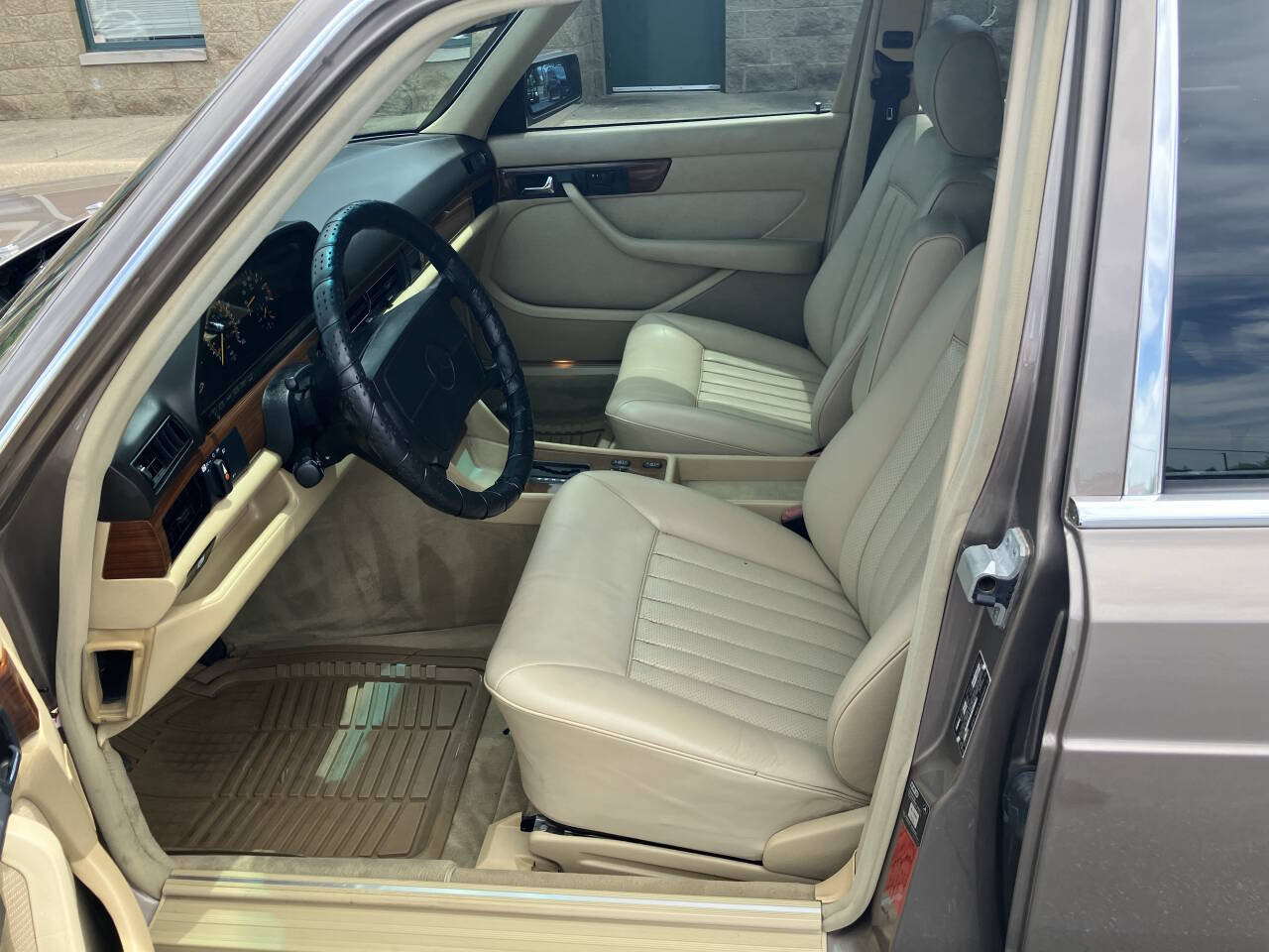 Used 1988 Mercedes-Benz 420 SEL image 10