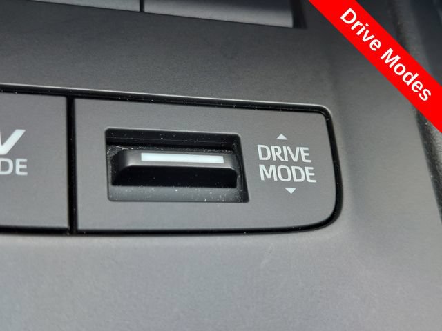 Used 2024 Toyota Venza LE AWD/4WD image 16