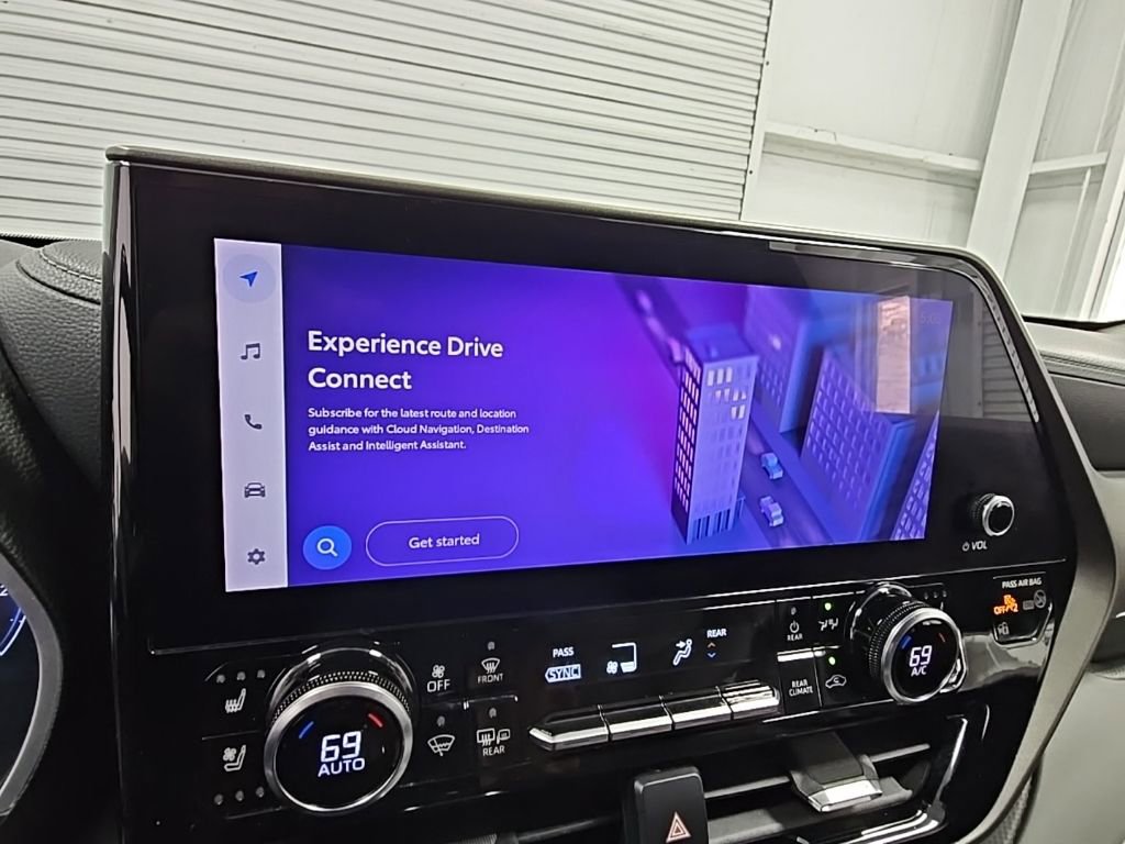 Used 2023 Toyota Highlander Limited image 18