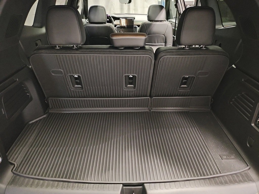 New 2026 GMC Acadia Denali Ultimate w/ LPO, Floor Liner Package image 16