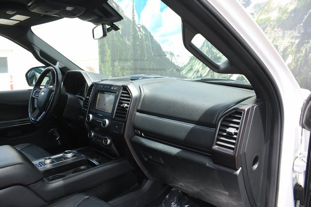 Used 2019 Ford Expedition Limited w/ Equipment Group 302A AWD/4WD image 25