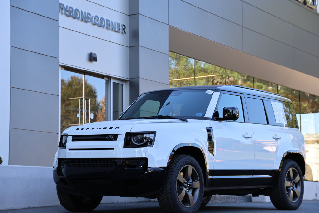 New 2026 Land Rover Defender 110 X-Dynamic SE AWD/4WD image 1
