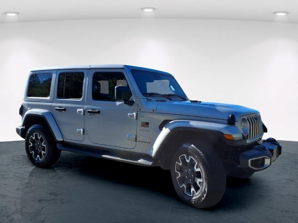 Used 2024 Jeep Wrangler Unlimited Sahara w/ Technology Group AWD/4WD image 5