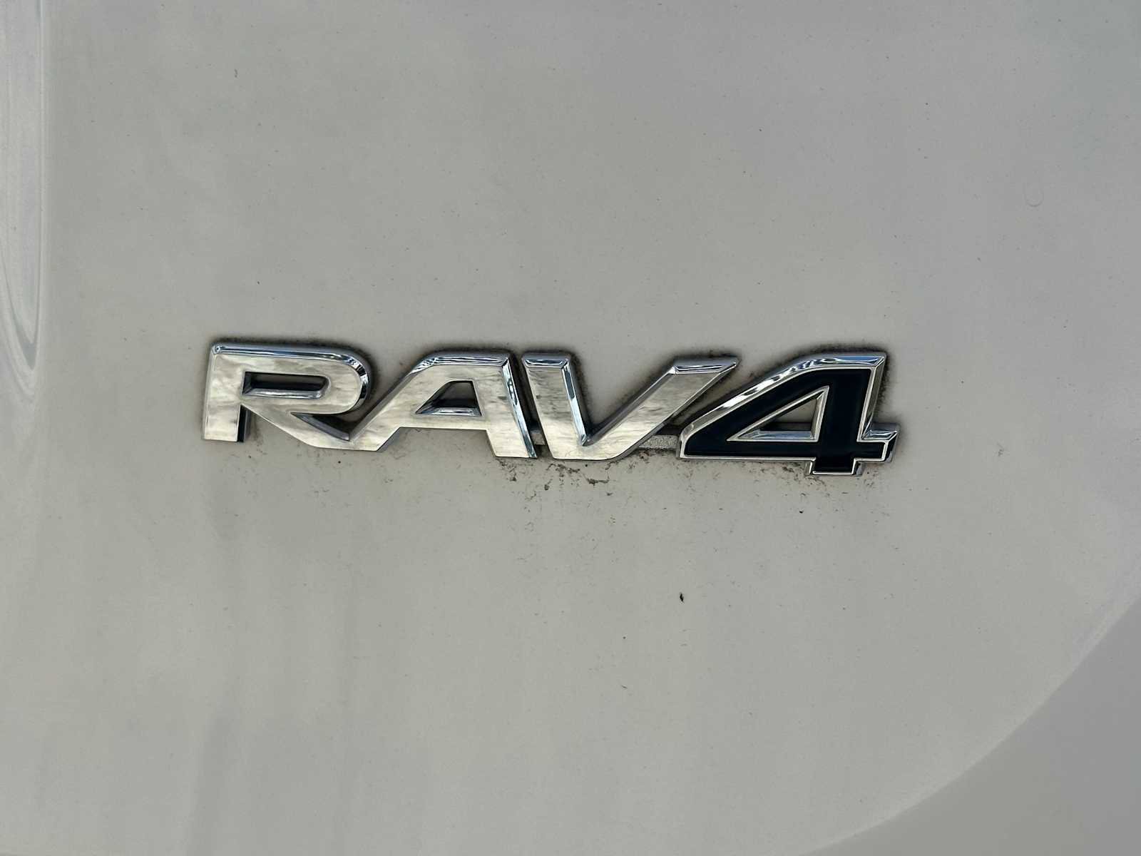 Used 2016 Toyota RAV4 XLE w/ Convenience Package AWD/4WD image 10