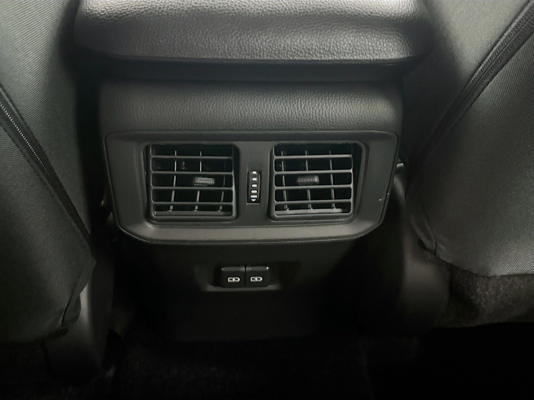 Used 2025 Toyota RAV4 XLE w/ Convenience Package image 28