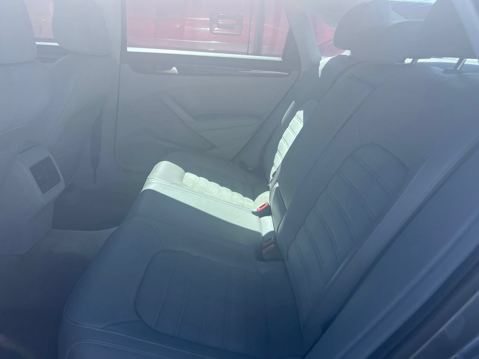 Used 2015 Volkswagen Passat TDI SEL Premium FWD image 13
